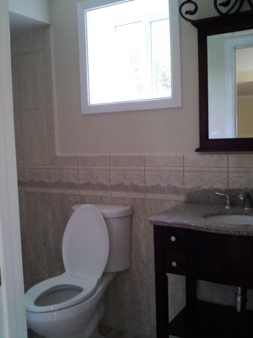 Detail Gallery Image 9 of 11 For 2391 Catalpa Way, San Bruno,  CA 94066 - 4 Beds | 3 Baths