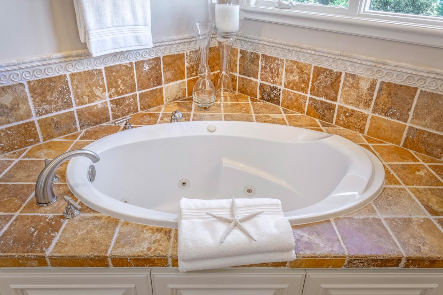 Detail Gallery Image 35 of 51 For 875 Madonna Way, Los Altos,  CA 94024 - 5 Beds | 5/1 Baths