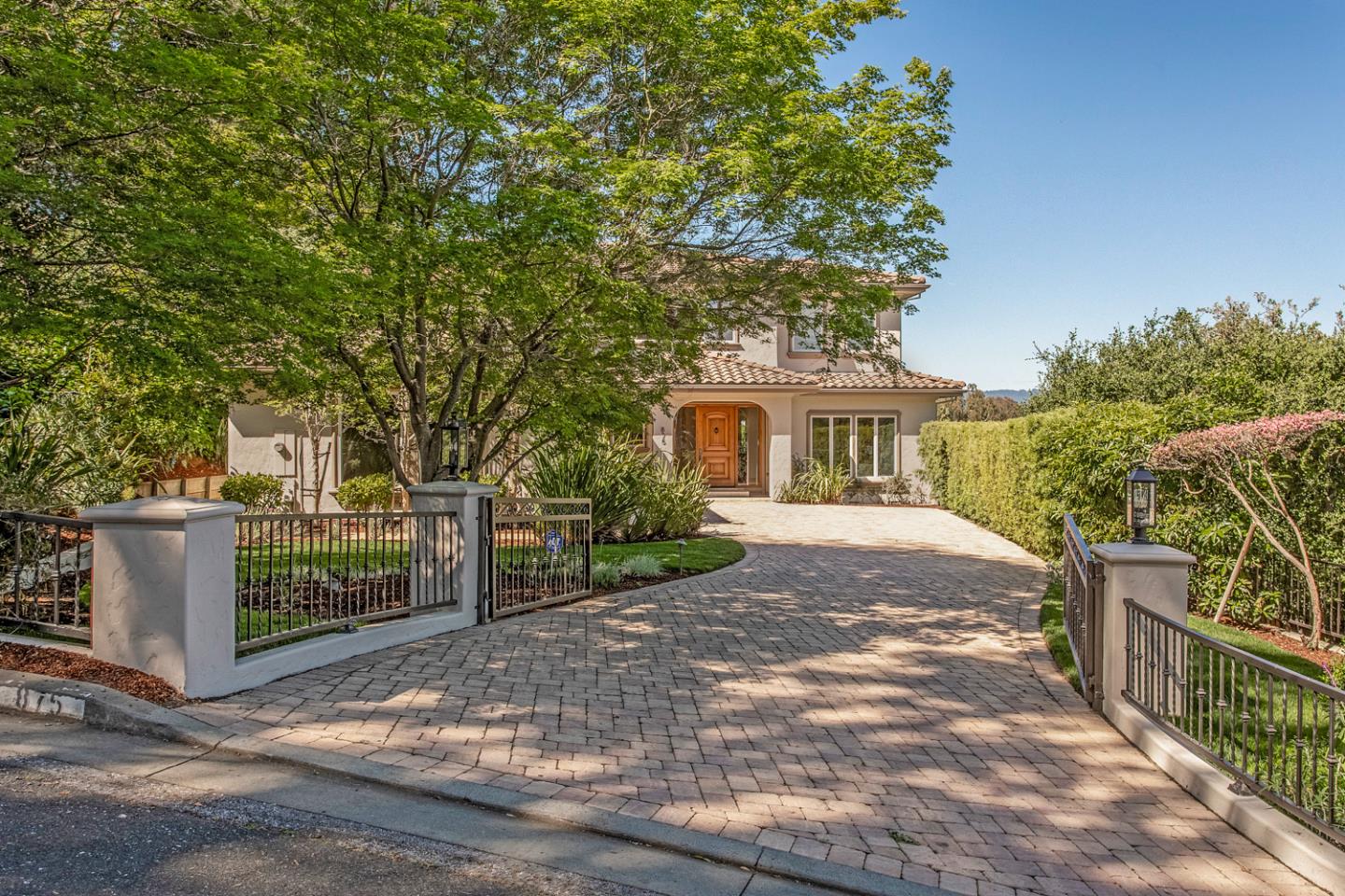 Detail Gallery Image 4 of 51 For 875 Madonna Way, Los Altos,  CA 94024 - 5 Beds | 5/1 Baths