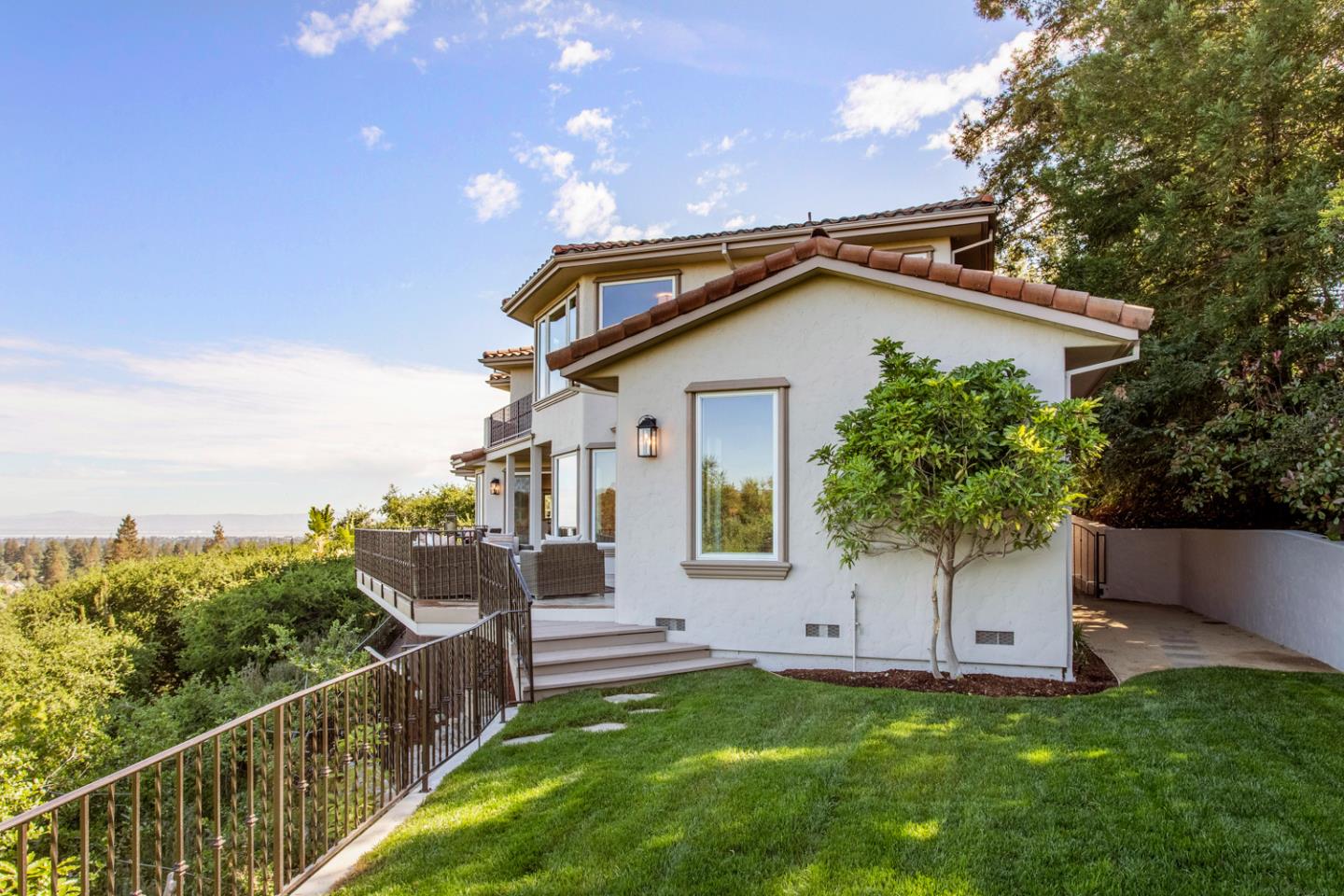 Detail Gallery Image 44 of 51 For 875 Madonna Way, Los Altos,  CA 94024 - 5 Beds | 5/1 Baths