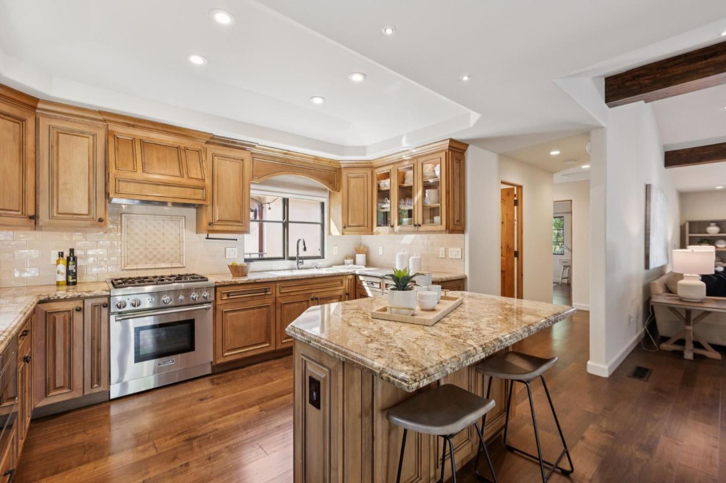 Detail Gallery Image 17 of 70 For 15781 Poppy Ln, Monte Sereno,  CA 95030 - 3 Beds | 2 Baths