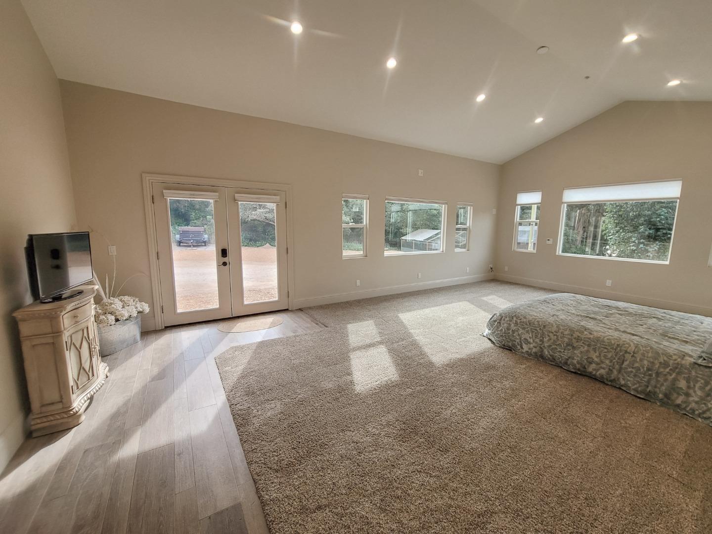 Detail Gallery Image 11 of 27 For 17329 Mcguffie Rd, Salinas,  CA 93907 - 3 Beds | 3 Baths