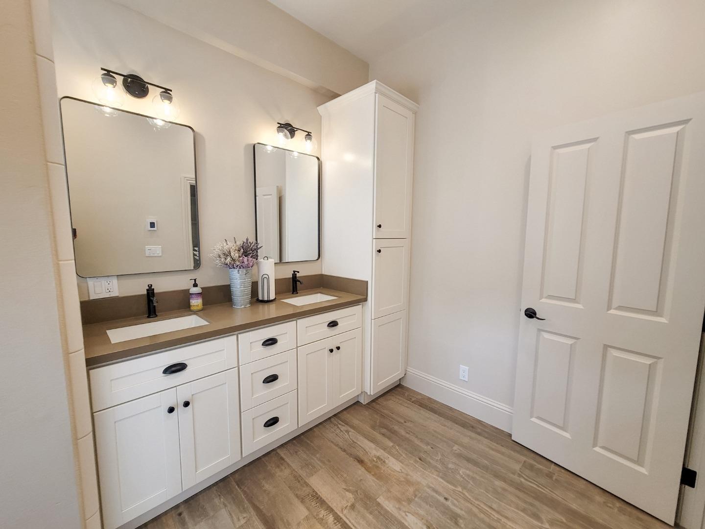 Detail Gallery Image 13 of 27 For 17329 Mcguffie Rd, Salinas,  CA 93907 - 3 Beds | 3 Baths