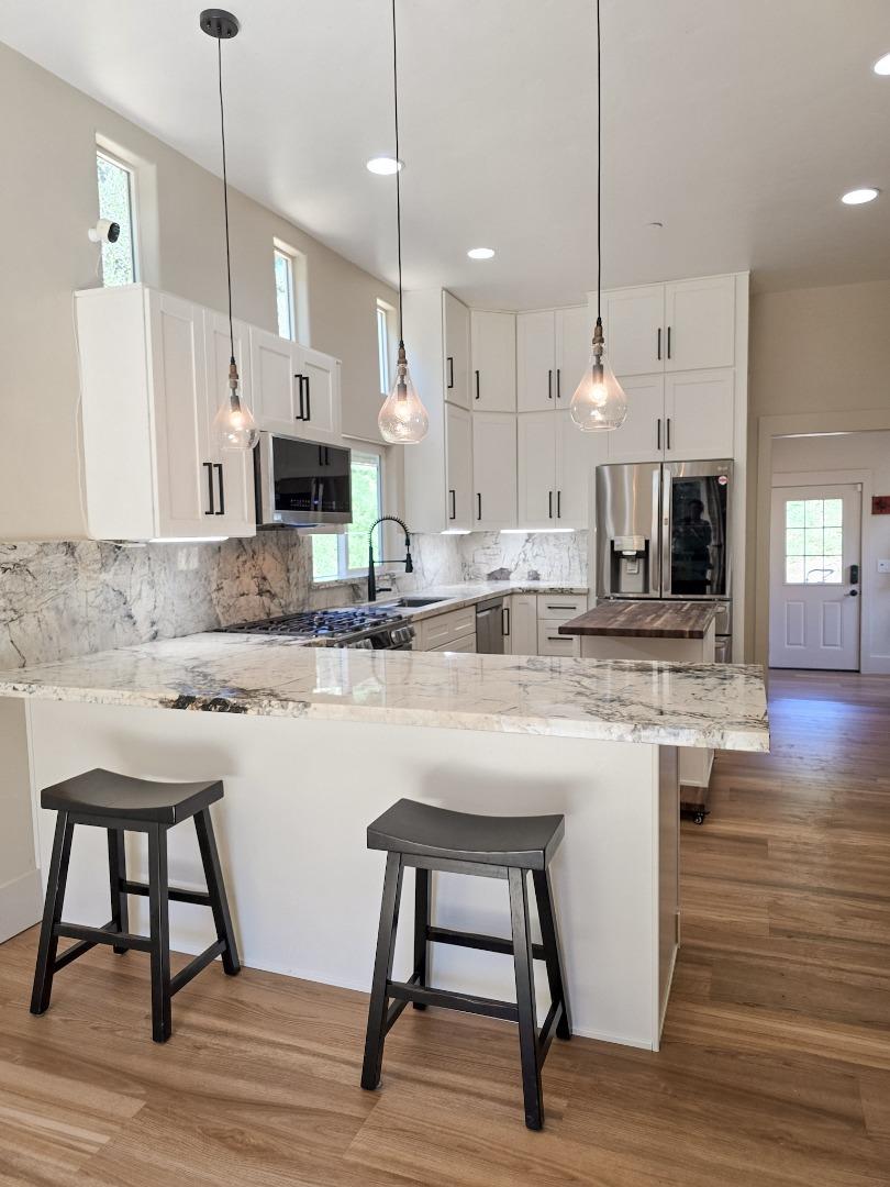 Detail Gallery Image 4 of 27 For 17329 Mcguffie Rd, Salinas,  CA 93907 - 3 Beds | 3 Baths