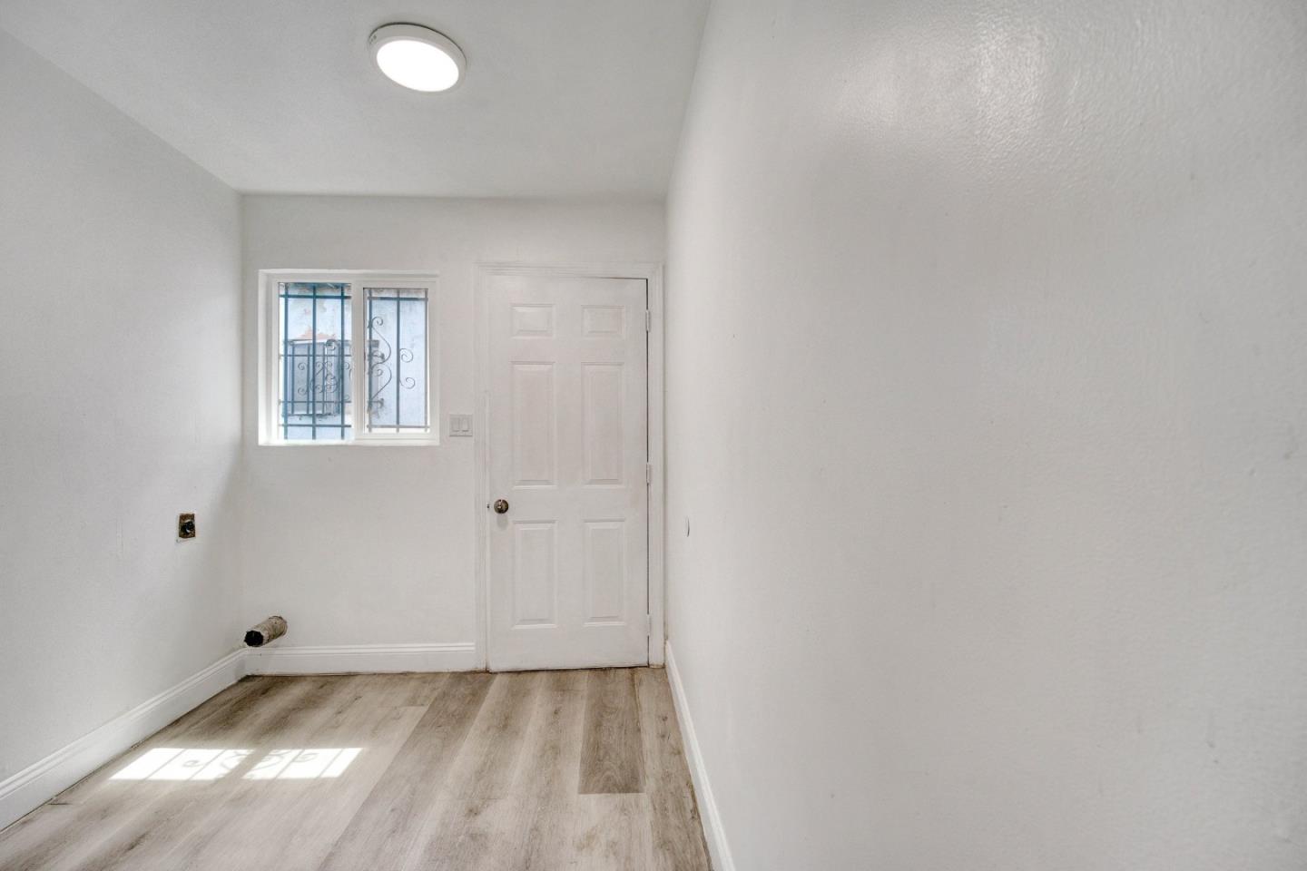 Detail Gallery Image 14 of 23 For 652 2nd St, Richmond,  CA 94801 - 2 Beds | 1 Baths