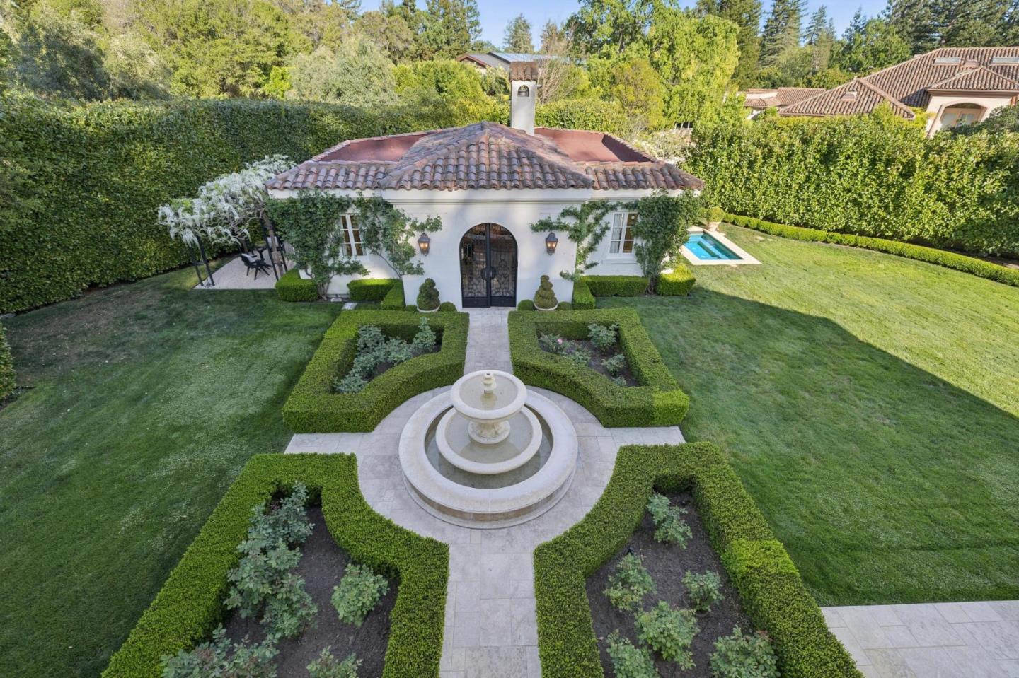 Detail Gallery Image 27 of 33 For 241 Polhemus Ave, Atherton,  CA 94027 - 8 Beds | 9/2 Baths