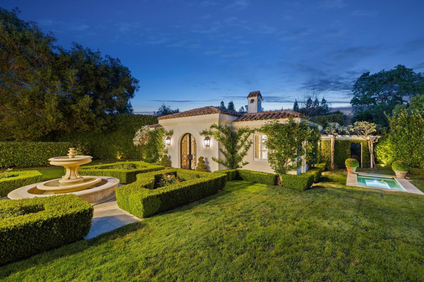 Detail Gallery Image 28 of 33 For 241 Polhemus Ave, Atherton,  CA 94027 - 8 Beds | 9/2 Baths