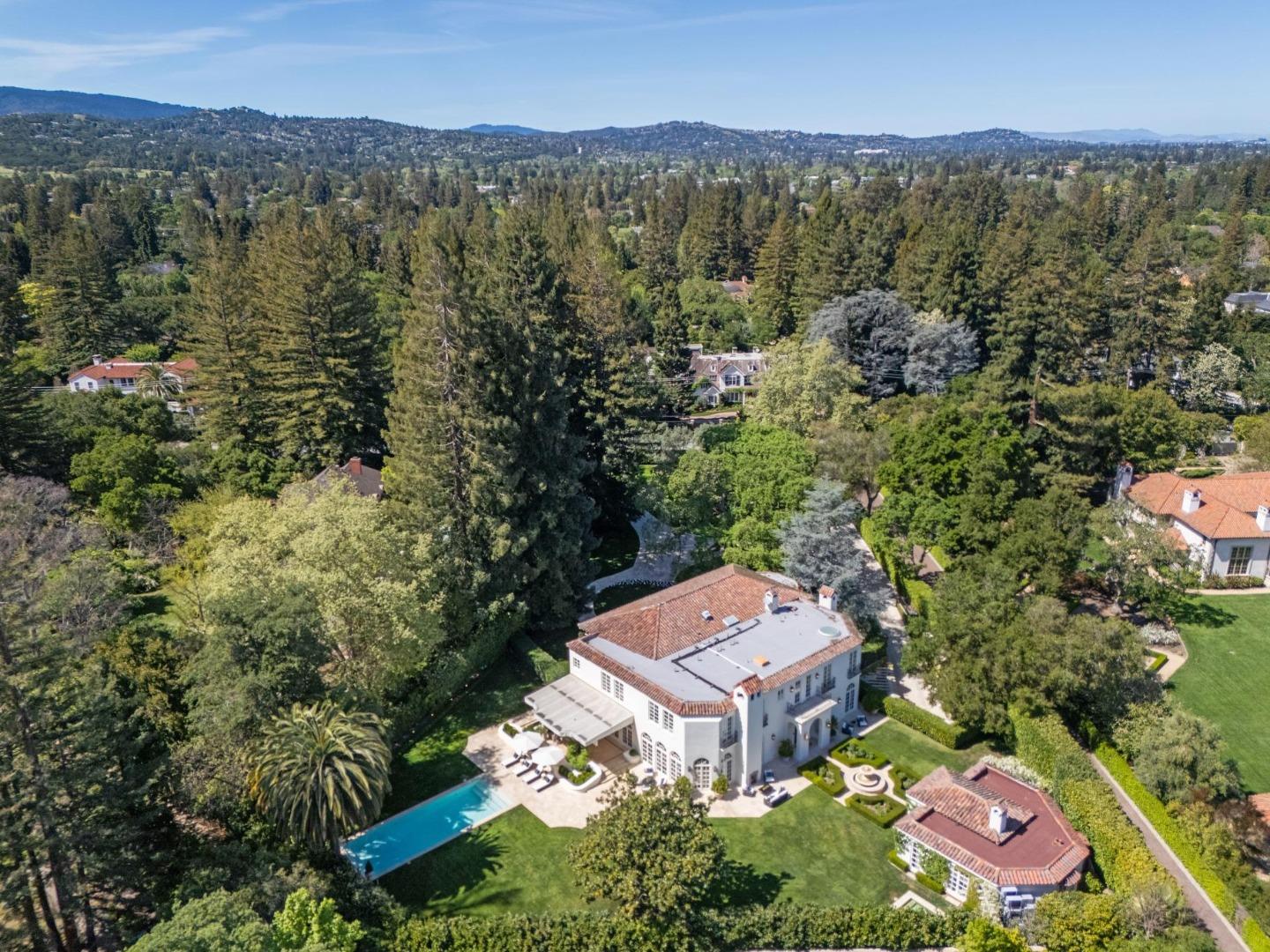 Detail Gallery Image 32 of 33 For 241 Polhemus Ave, Atherton,  CA 94027 - 8 Beds | 9/2 Baths