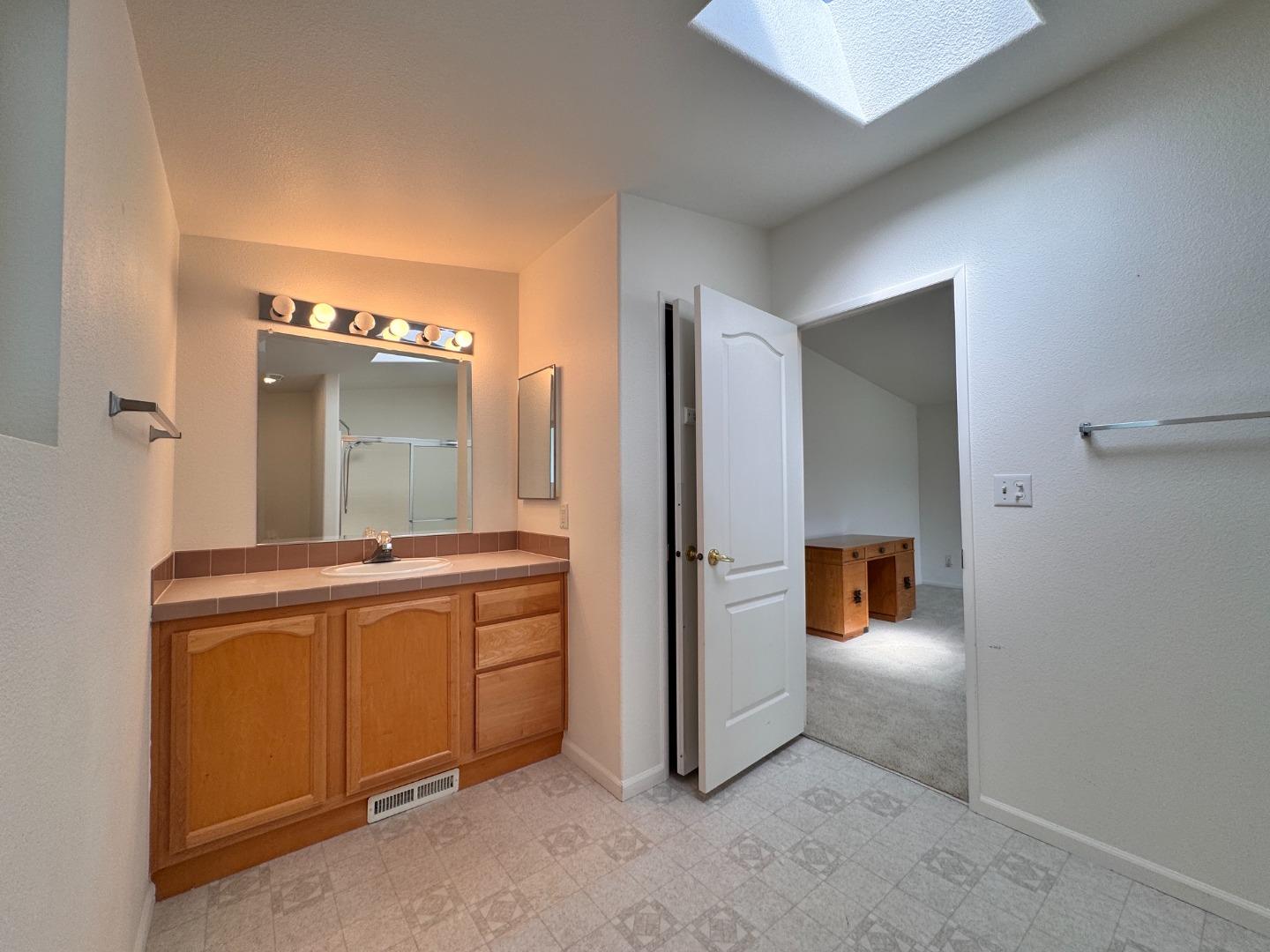 Detail Gallery Image 13 of 20 For 120 Creekside #120,  Half Moon Bay,  CA 94019 - 3 Beds | 2 Baths