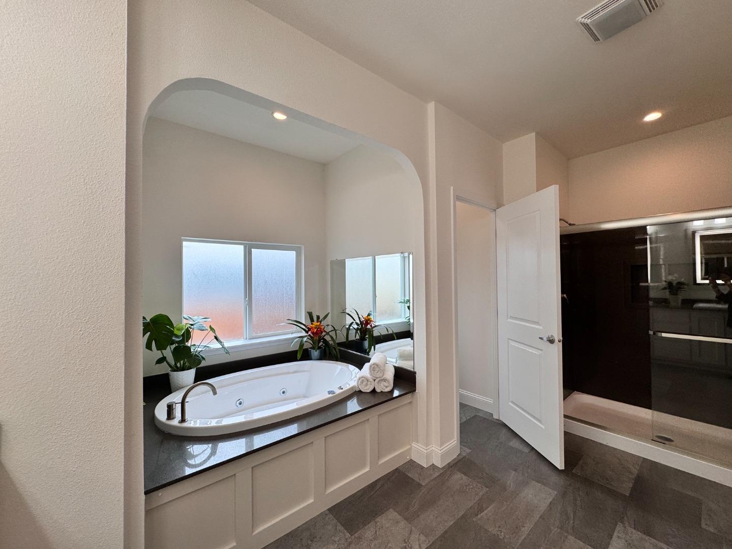 Detail Gallery Image 13 of 23 For 12 Pelican Cir #12,  Half Moon Bay,  CA 94019 - 3 Beds | 2 Baths