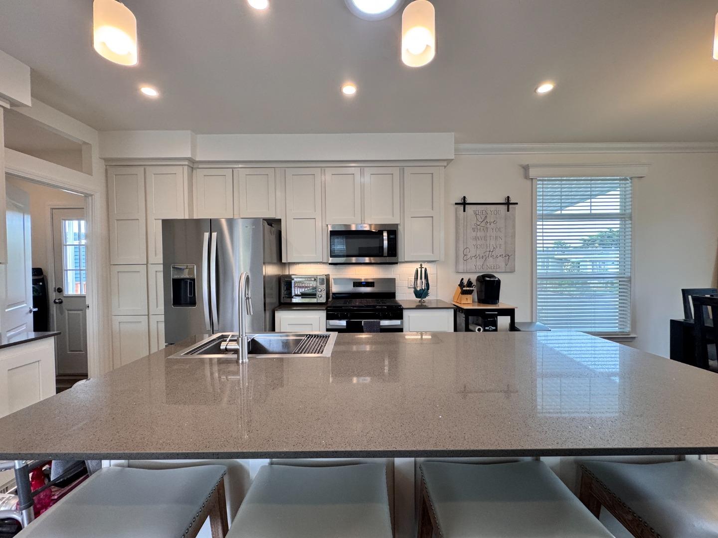 Detail Gallery Image 6 of 23 For 12 Pelican Cir #12,  Half Moon Bay,  CA 94019 - 3 Beds | 2 Baths