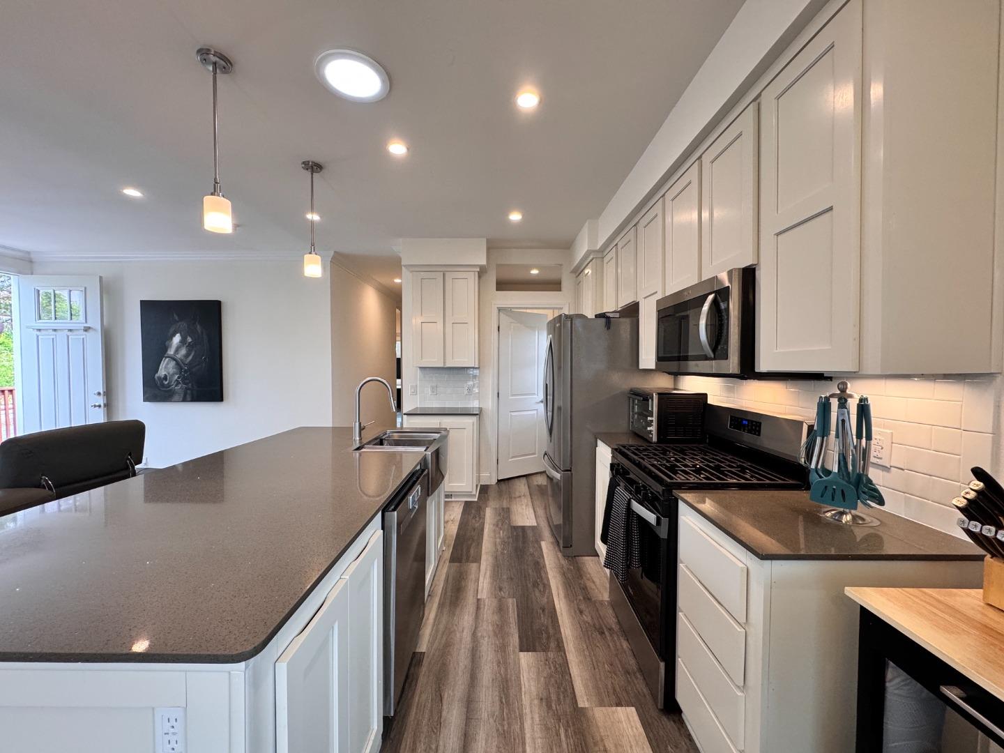 Detail Gallery Image 7 of 23 For 12 Pelican Cir #12,  Half Moon Bay,  CA 94019 - 3 Beds | 2 Baths