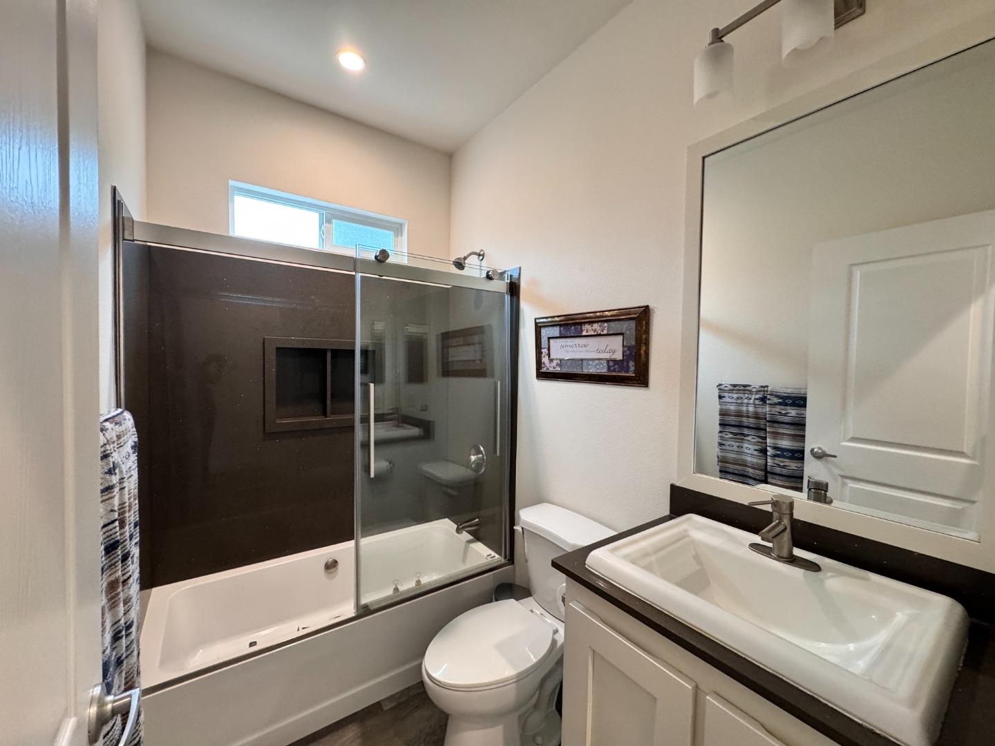 Detail Gallery Image 9 of 23 For 12 Pelican Cir #12,  Half Moon Bay,  CA 94019 - 3 Beds | 2 Baths