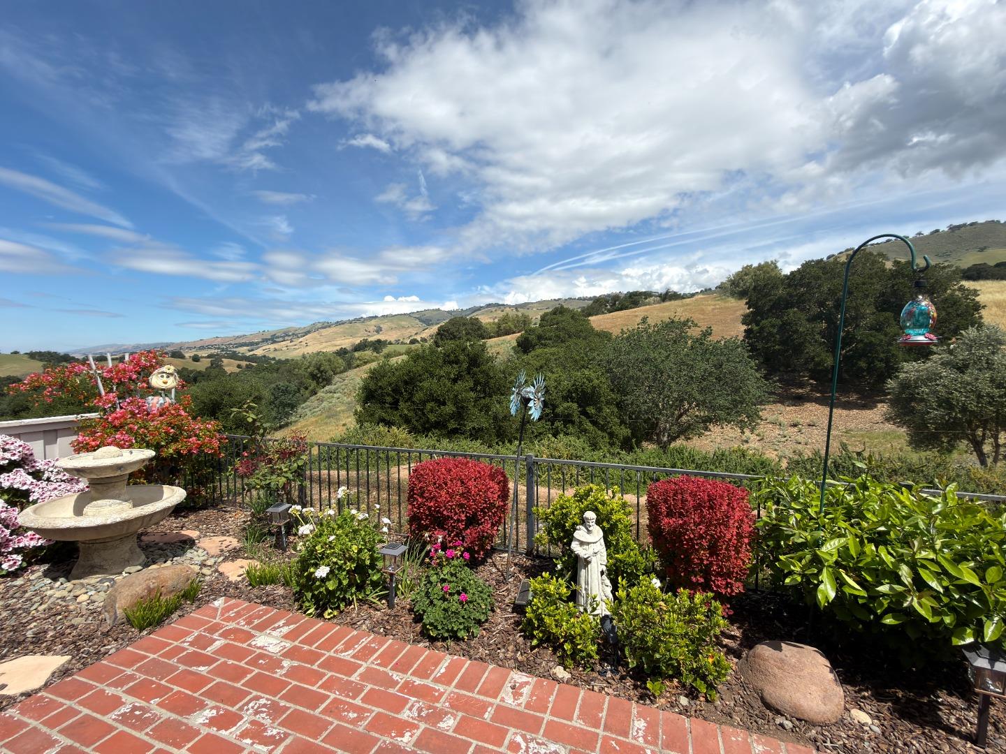 Detail Gallery Image 2 of 2 For 9017 Village View Dr, San Jose,  CA 95135 - 2 Beds | 2/1 Baths