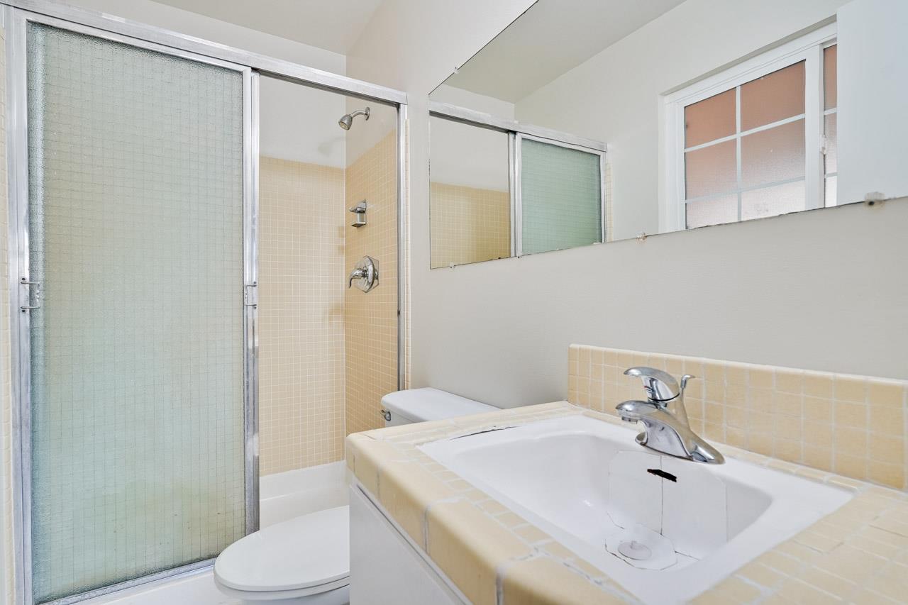 Detail Gallery Image 12 of 33 For 1239 Lockhaven Way, San Jose,  CA 95129 - 3 Beds | 2 Baths