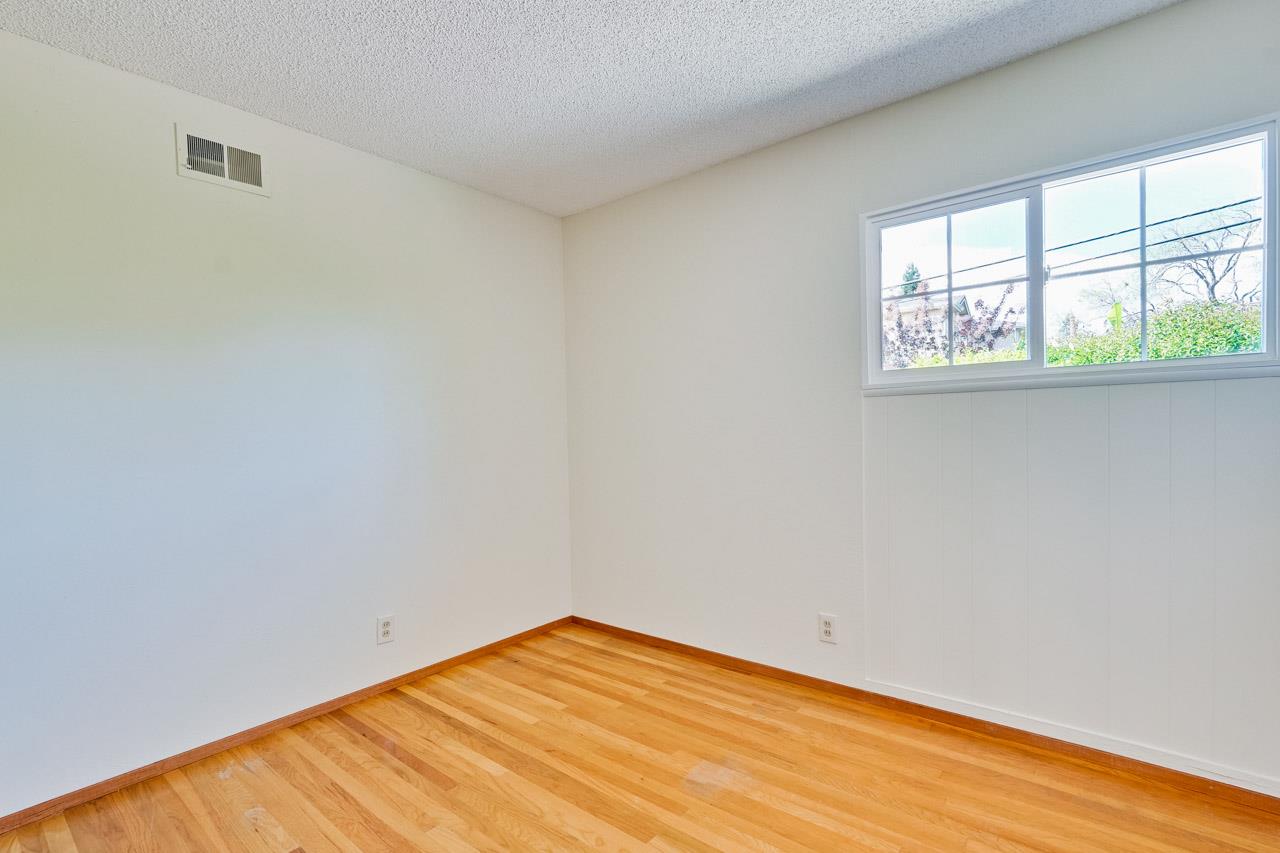 Detail Gallery Image 13 of 33 For 1239 Lockhaven Way, San Jose,  CA 95129 - 3 Beds | 2 Baths