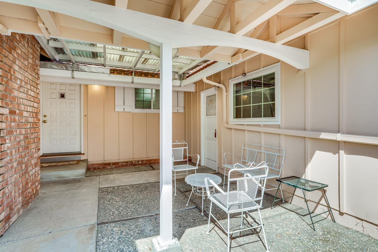 Detail Gallery Image 3 of 33 For 1239 Lockhaven Way, San Jose,  CA 95129 - 3 Beds | 2 Baths