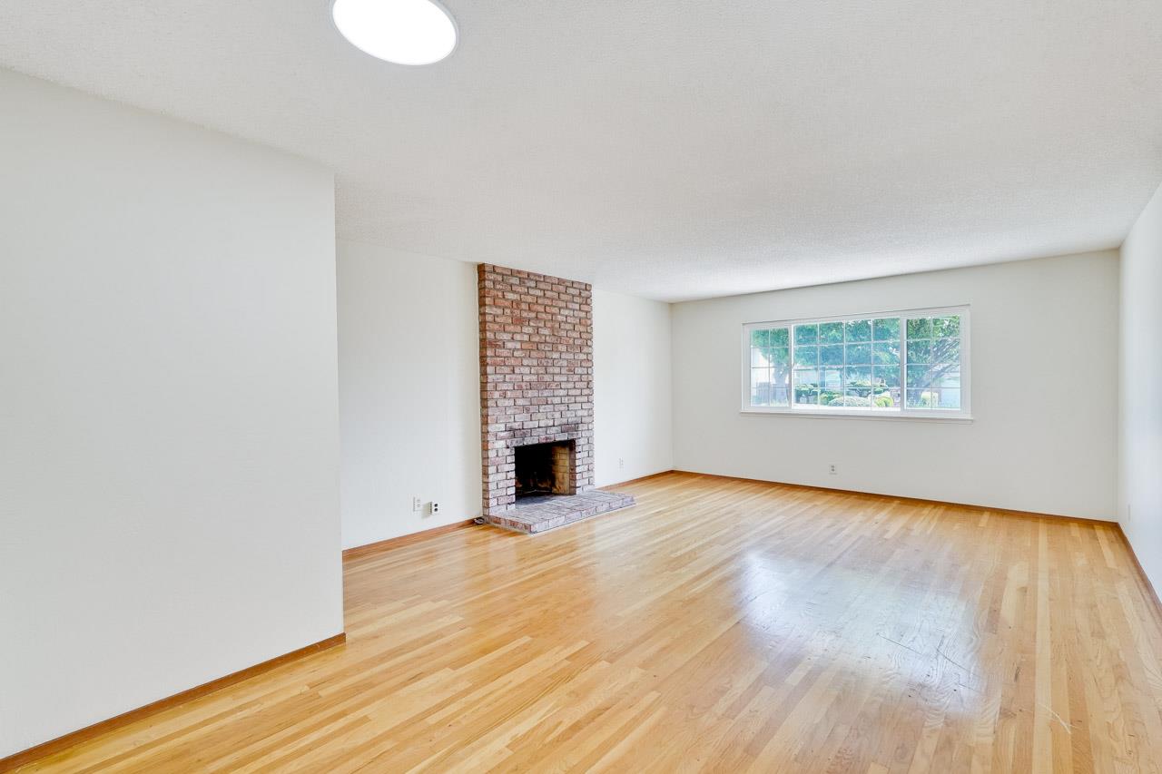 Detail Gallery Image 5 of 33 For 1239 Lockhaven Way, San Jose,  CA 95129 - 3 Beds | 2 Baths