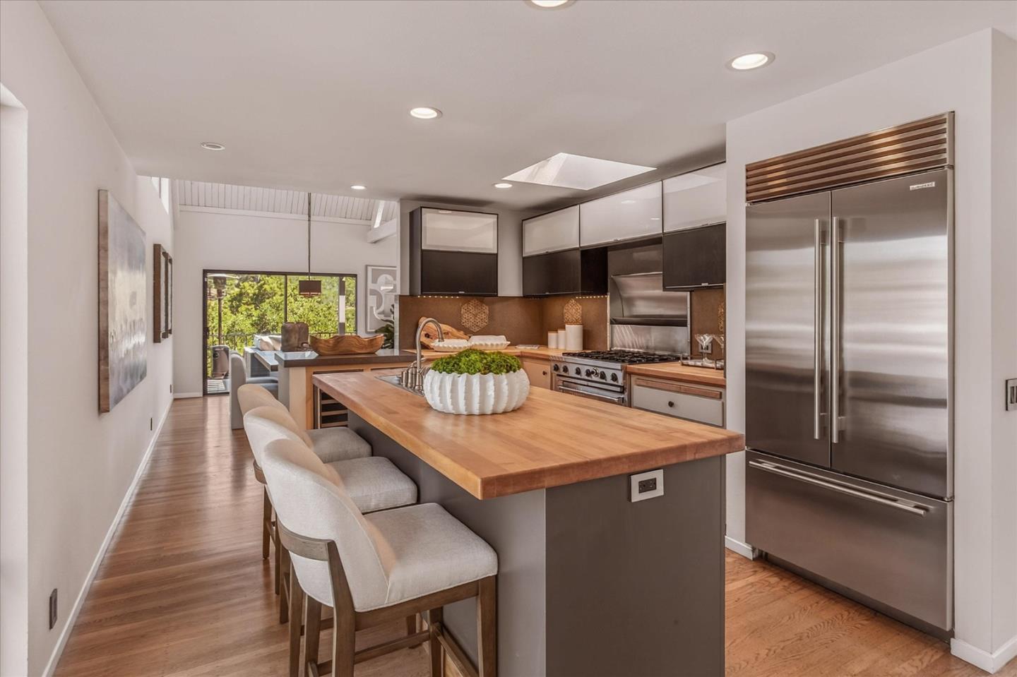 Detail Gallery Image 10 of 35 For 5 Sandstone St, Portola Valley,  CA 94028 - 3 Beds | 2/1 Baths