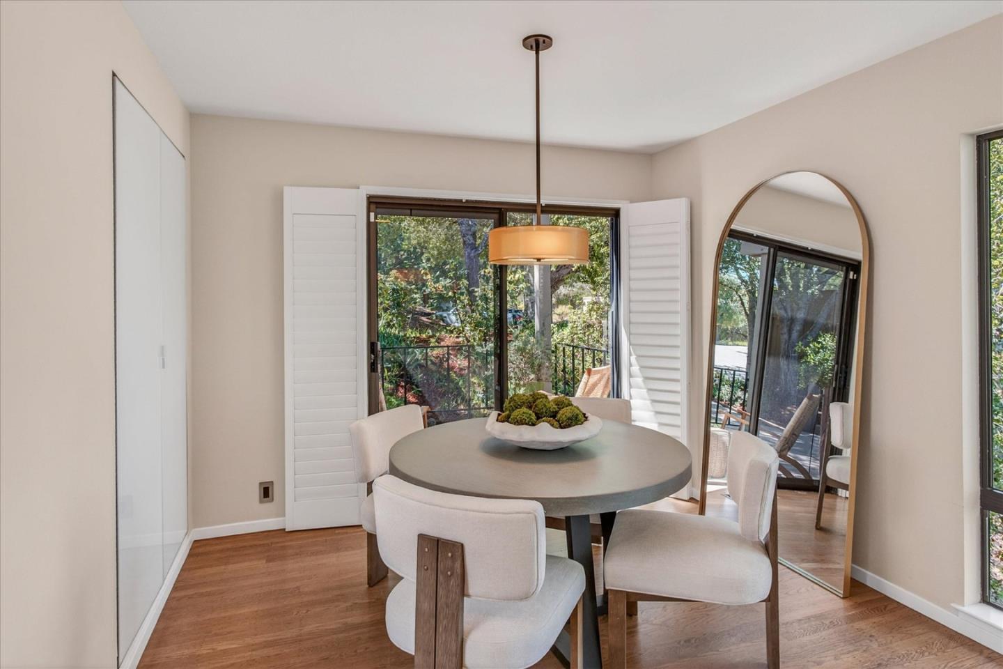 Detail Gallery Image 12 of 35 For 5 Sandstone St, Portola Valley,  CA 94028 - 3 Beds | 2/1 Baths
