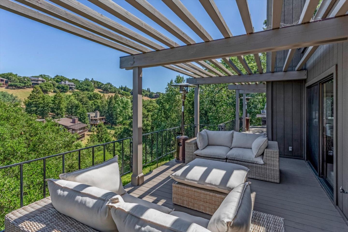 Detail Gallery Image 24 of 35 For 5 Sandstone St, Portola Valley,  CA 94028 - 3 Beds | 2/1 Baths