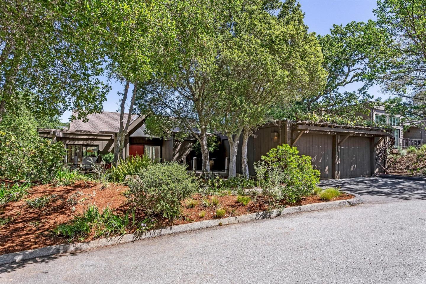 Detail Gallery Image 3 of 35 For 5 Sandstone St, Portola Valley,  CA 94028 - 3 Beds | 2/1 Baths