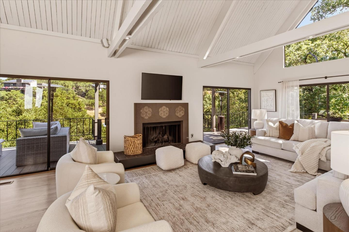 Detail Gallery Image 5 of 35 For 5 Sandstone St, Portola Valley,  CA 94028 - 3 Beds | 2/1 Baths