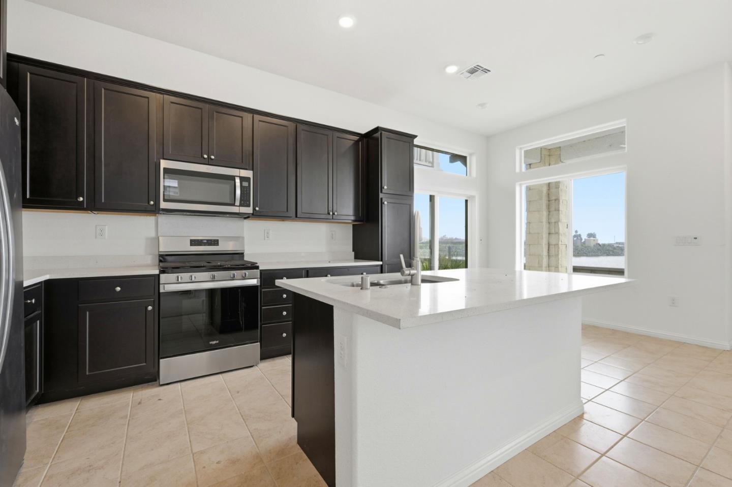 Detail Gallery Image 6 of 31 For 735 Windward Ct, Bethel Island,  CA 94511 - 3 Beds | 2/1 Baths