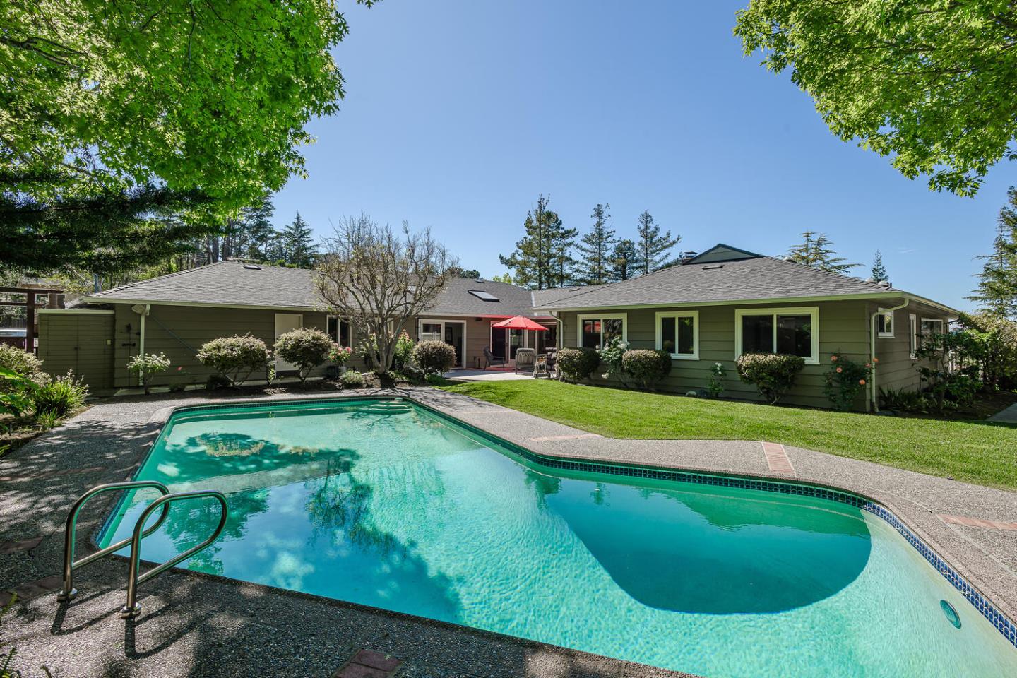 Detail Gallery Image 16 of 21 For 965 Parrott Dr, Hillsborough,  CA 94010 - 4 Beds | 3 Baths