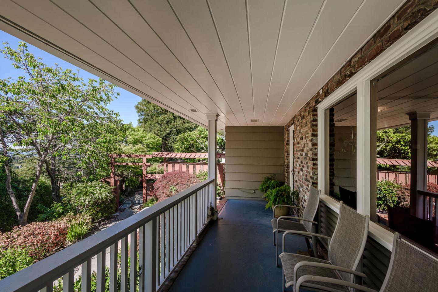 Detail Gallery Image 20 of 21 For 965 Parrott Dr, Hillsborough,  CA 94010 - 4 Beds | 3 Baths