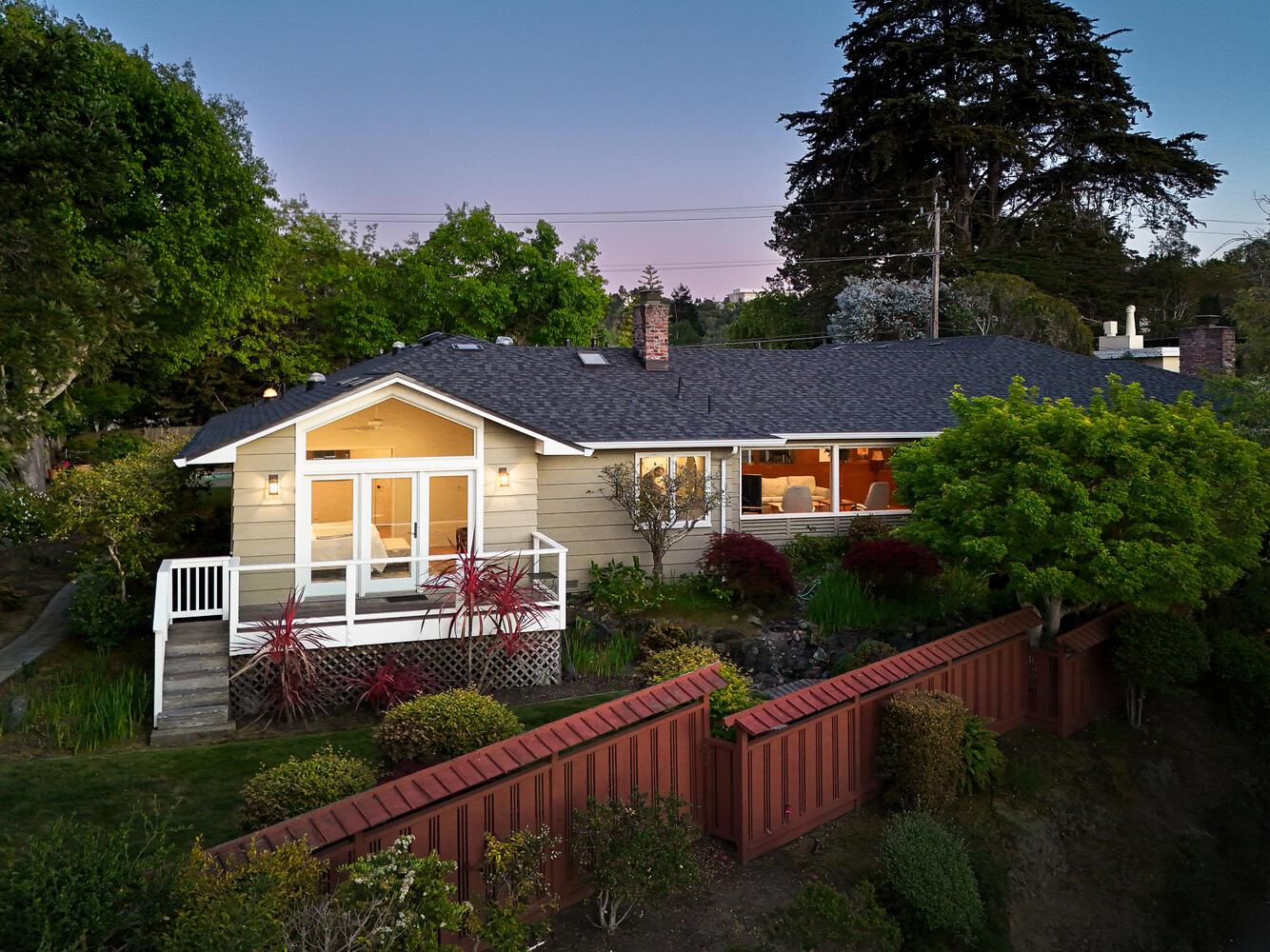 Detail Gallery Image 3 of 21 For 965 Parrott Dr, Hillsborough,  CA 94010 - 4 Beds | 3 Baths