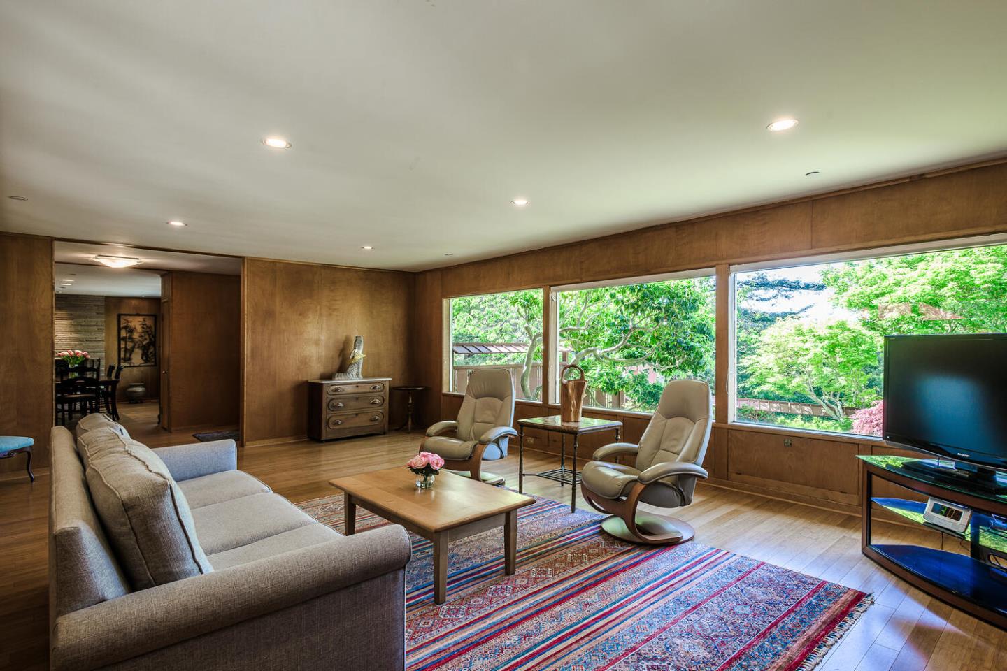 Detail Gallery Image 4 of 21 For 965 Parrott Dr, Hillsborough,  CA 94010 - 4 Beds | 3 Baths