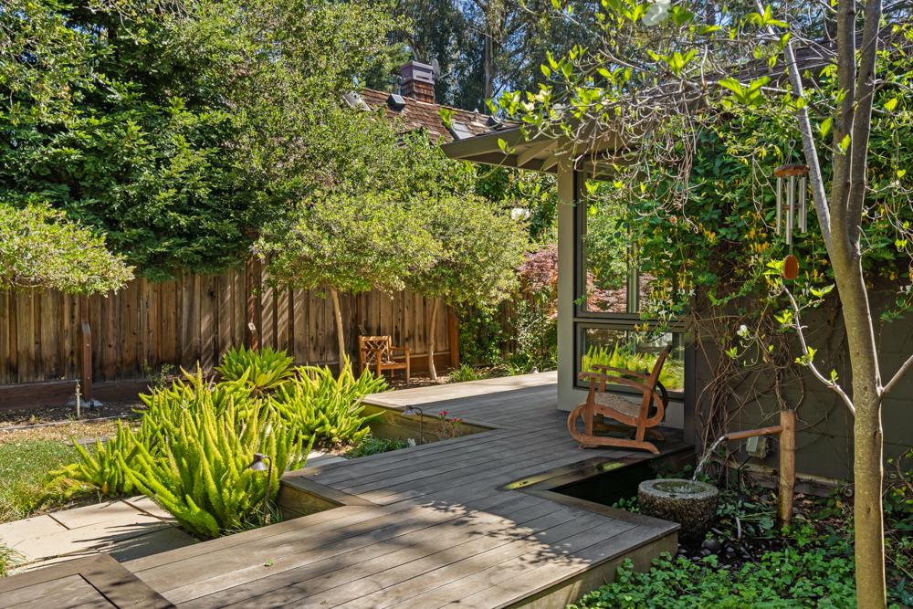 Detail Gallery Image 16 of 26 For 25 Sharon Ct, Menlo Park,  CA 94025 - 3 Beds | 3 Baths