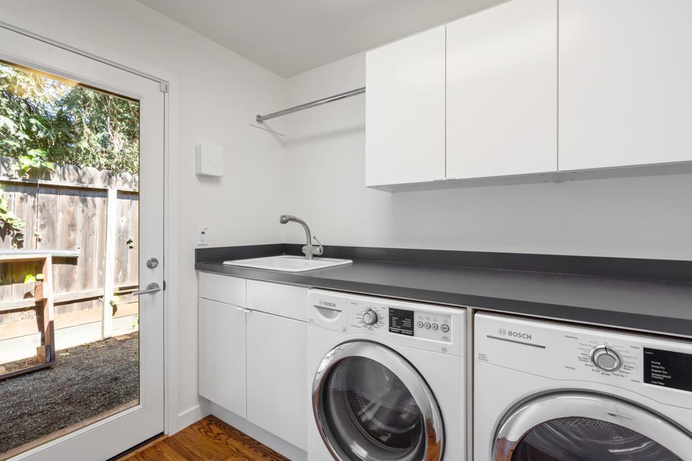 Detail Gallery Image 22 of 26 For 25 Sharon Ct, Menlo Park,  CA 94025 - 3 Beds | 3 Baths