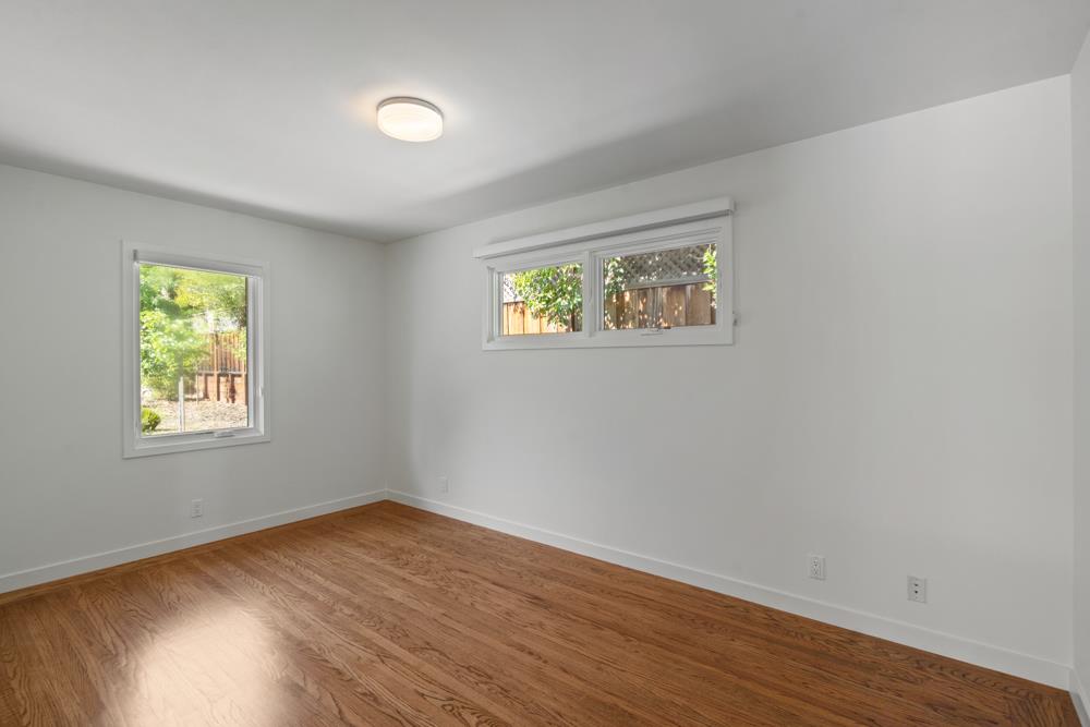 Detail Gallery Image 23 of 26 For 25 Sharon Ct, Menlo Park,  CA 94025 - 3 Beds | 3 Baths