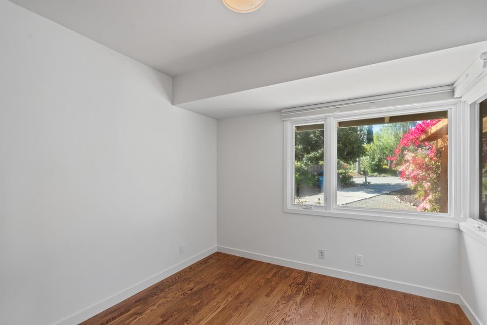 Detail Gallery Image 25 of 26 For 25 Sharon Ct, Menlo Park,  CA 94025 - 3 Beds | 3 Baths