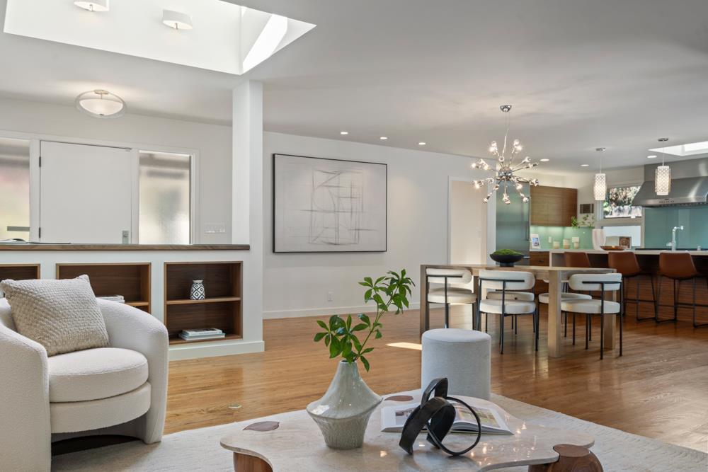 Detail Gallery Image 4 of 26 For 25 Sharon Ct, Menlo Park,  CA 94025 - 3 Beds | 3 Baths