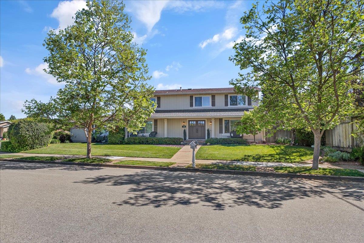 Detail Gallery Image 2 of 61 For 670 Roble Dr, Morgan Hill,  CA 95037 - 5 Beds | 3 Baths