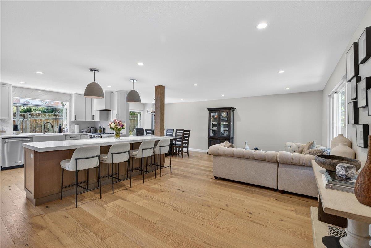 Detail Gallery Image 9 of 61 For 670 Roble Dr, Morgan Hill,  CA 95037 - 5 Beds | 3 Baths