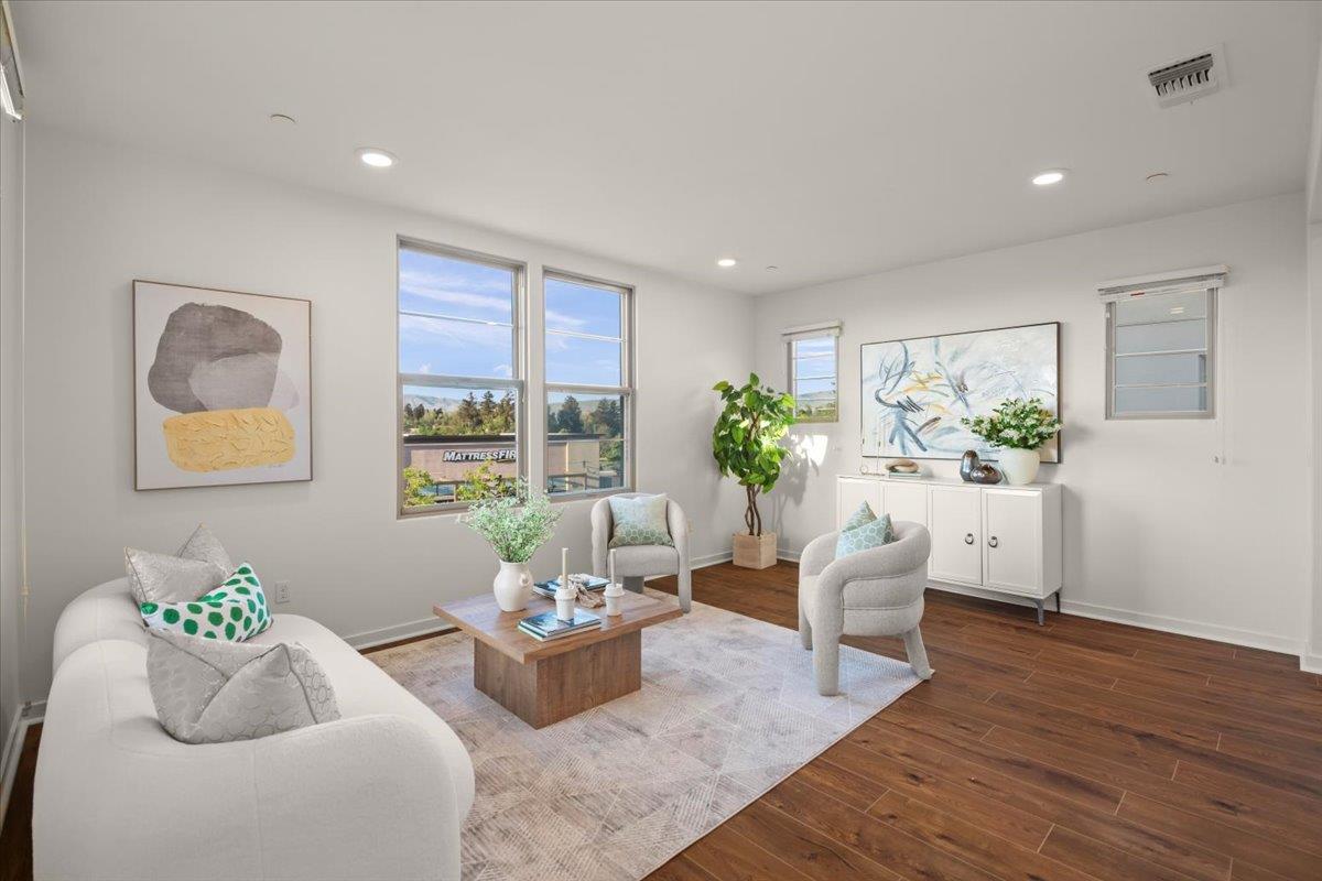 Detail Gallery Image 11 of 59 For 1087 Bigleaf Pl #109,  San Jose,  CA 95131 - 3 Beds | 3 Baths