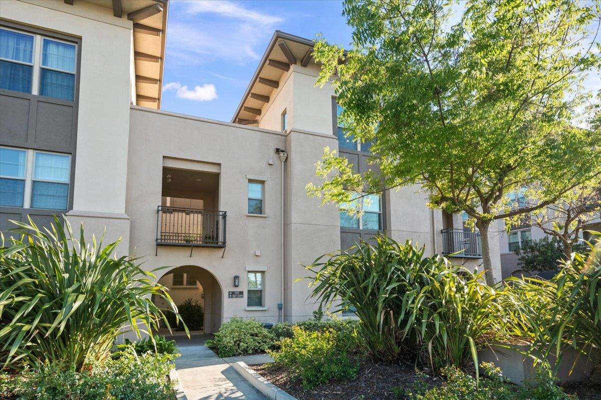 Detail Gallery Image 2 of 59 For 1087 Bigleaf Pl #109,  San Jose,  CA 95131 - 3 Beds | 3 Baths