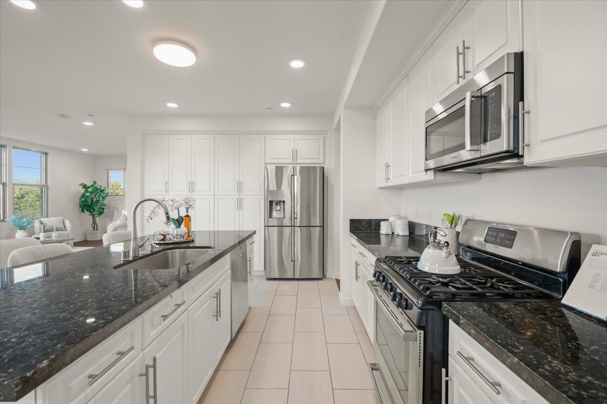 Detail Gallery Image 27 of 59 For 1087 Bigleaf Pl #109,  San Jose,  CA 95131 - 3 Beds | 3 Baths