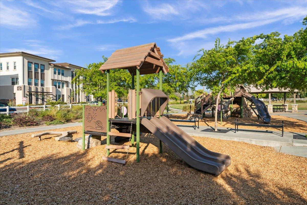 Detail Gallery Image 46 of 59 For 1087 Bigleaf Pl #109,  San Jose,  CA 95131 - 3 Beds | 3 Baths