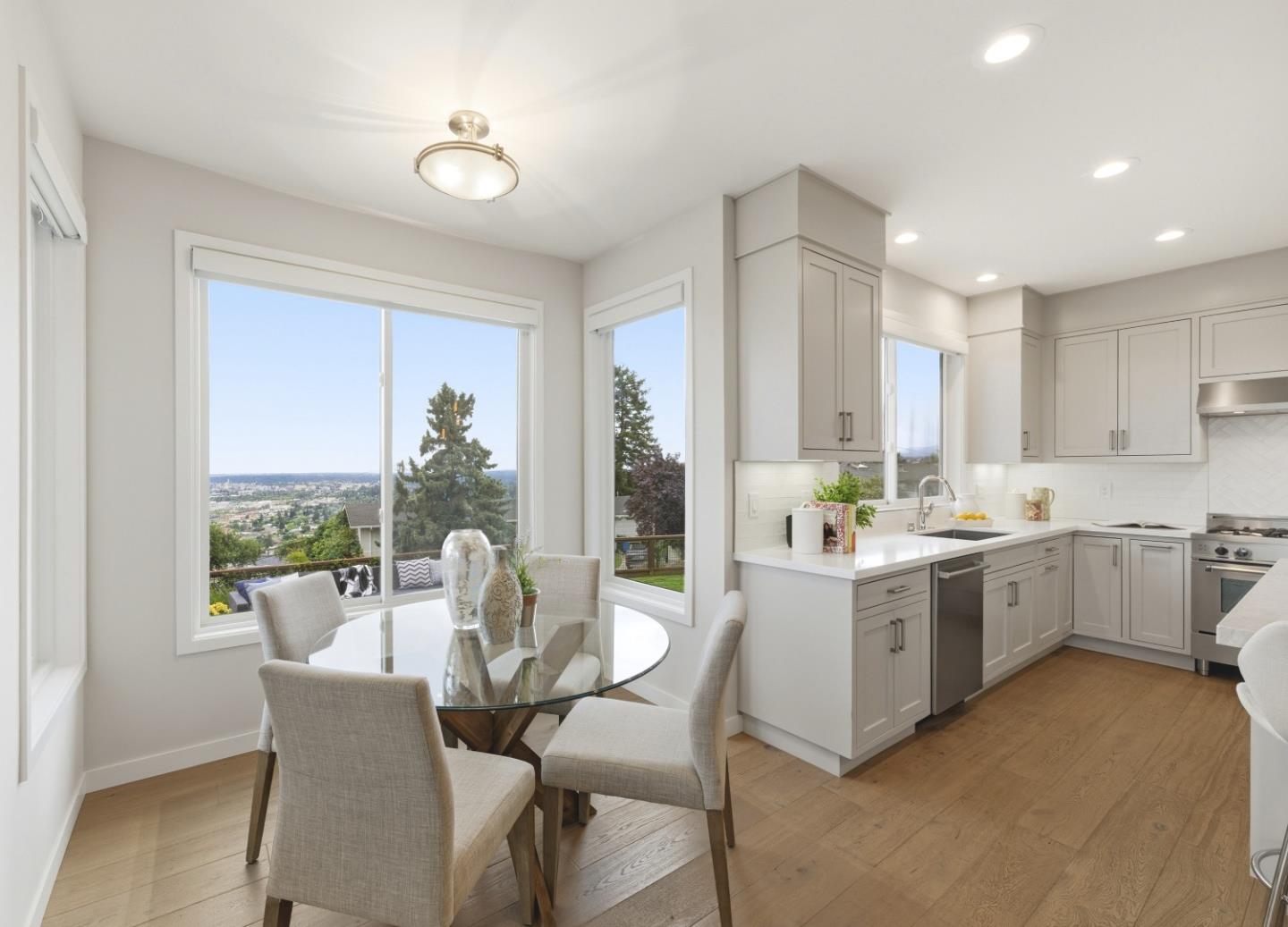 Detail Gallery Image 10 of 32 For 60 Dartmouth Ave, San Carlos,  CA 94070 - 4 Beds | 4 Baths