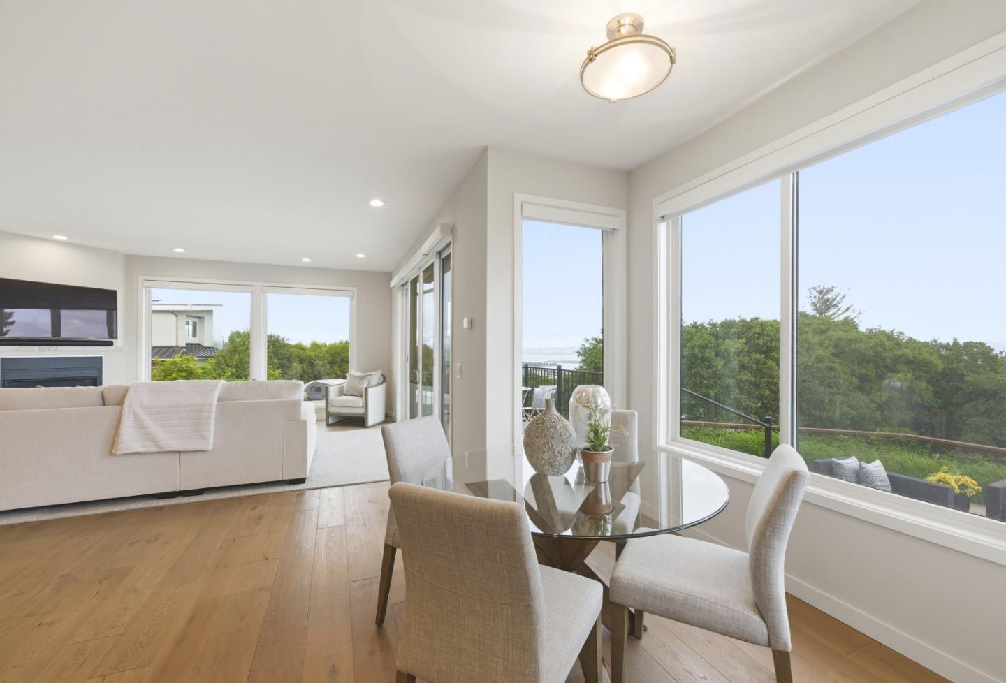 Detail Gallery Image 11 of 32 For 60 Dartmouth Ave, San Carlos,  CA 94070 - 4 Beds | 4 Baths