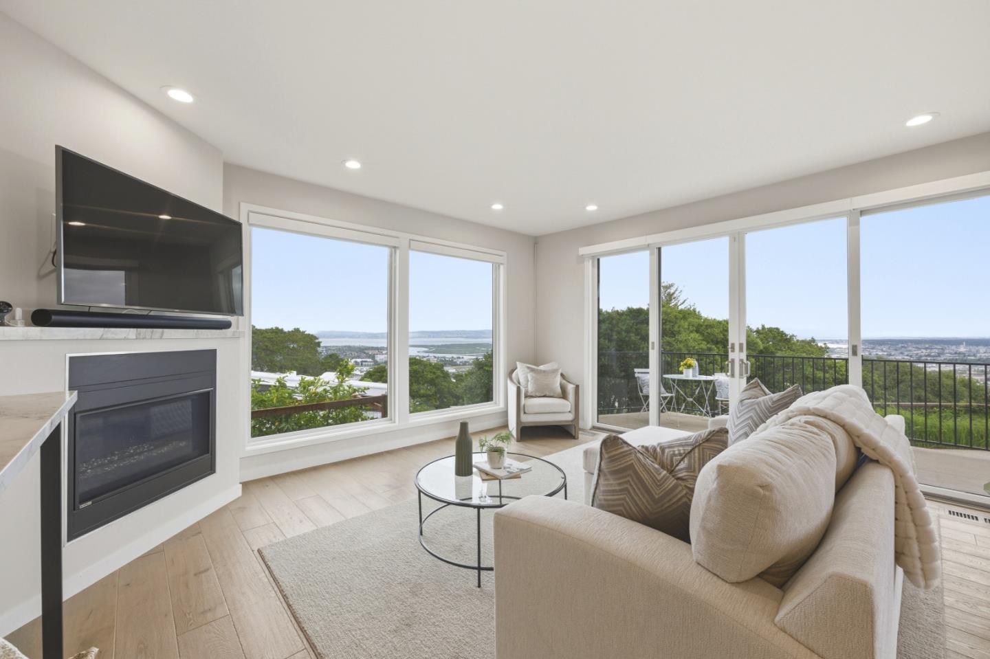 Detail Gallery Image 12 of 32 For 60 Dartmouth Ave, San Carlos,  CA 94070 - 4 Beds | 4 Baths