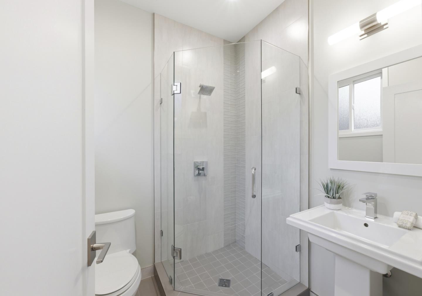 Detail Gallery Image 25 of 32 For 60 Dartmouth Ave, San Carlos,  CA 94070 - 4 Beds | 4 Baths