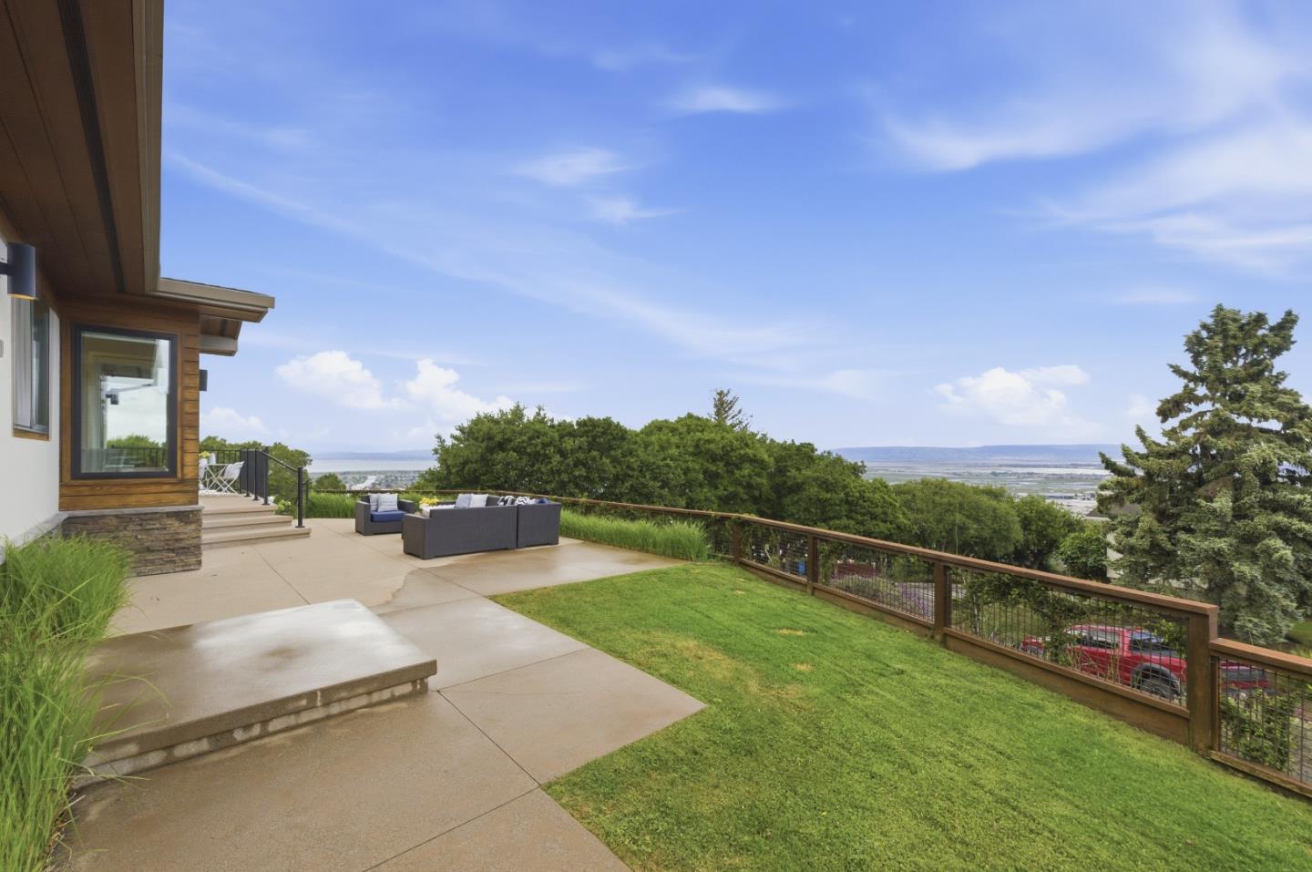 Detail Gallery Image 3 of 32 For 60 Dartmouth Ave, San Carlos,  CA 94070 - 4 Beds | 4 Baths