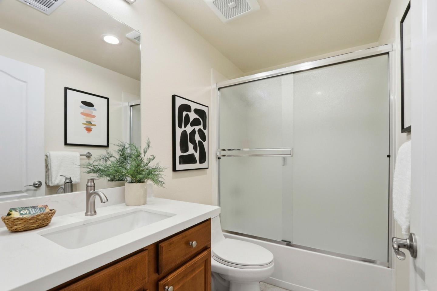 Detail Gallery Image 16 of 31 For 1642 Lorient Ter, San Jose,  CA 95133 - 2 Beds | 2 Baths