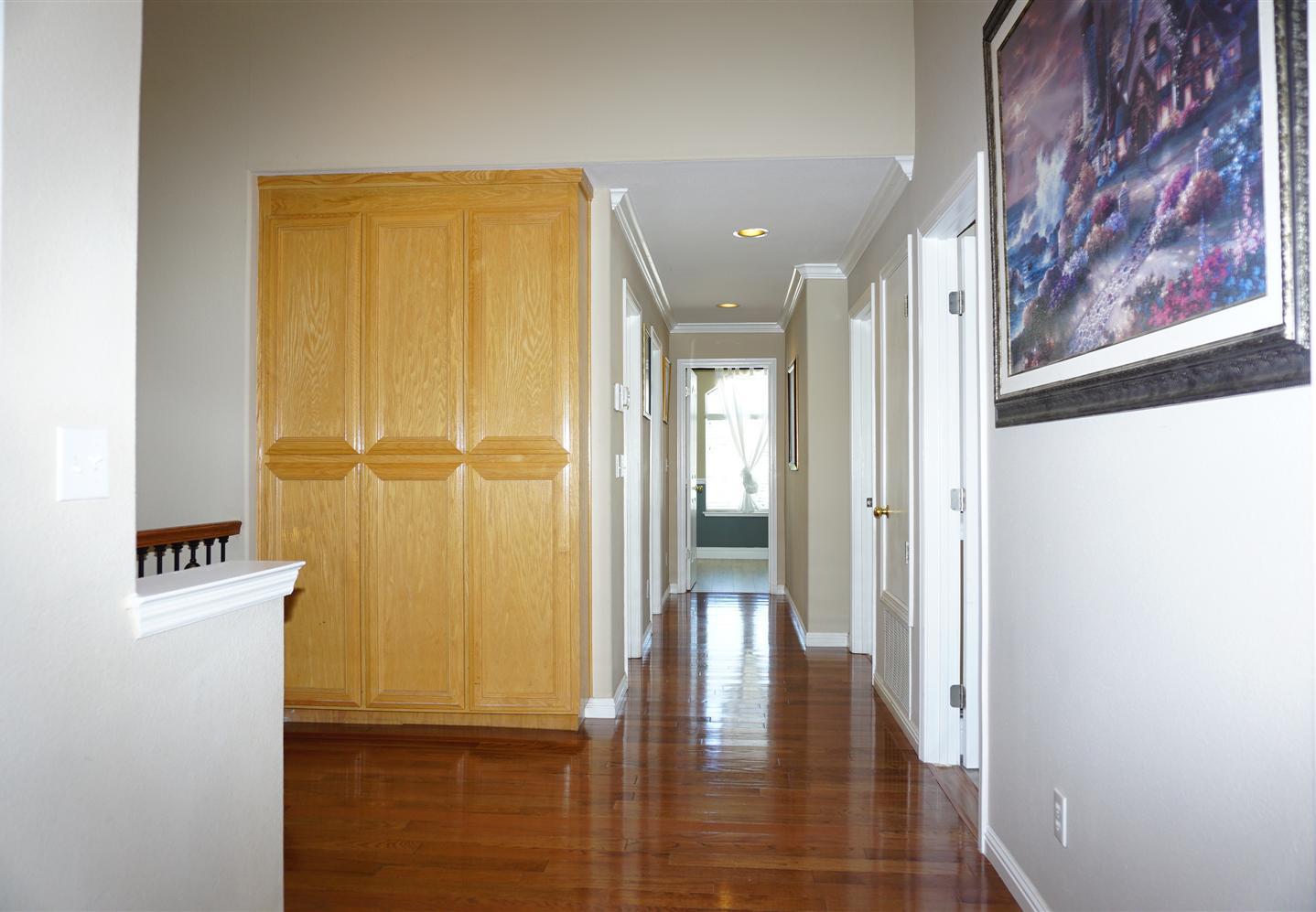 Detail Gallery Image 11 of 22 For 9402 Rodeo Dr, Gilroy,  CA 95020 - 6 Beds | 2/1 Baths